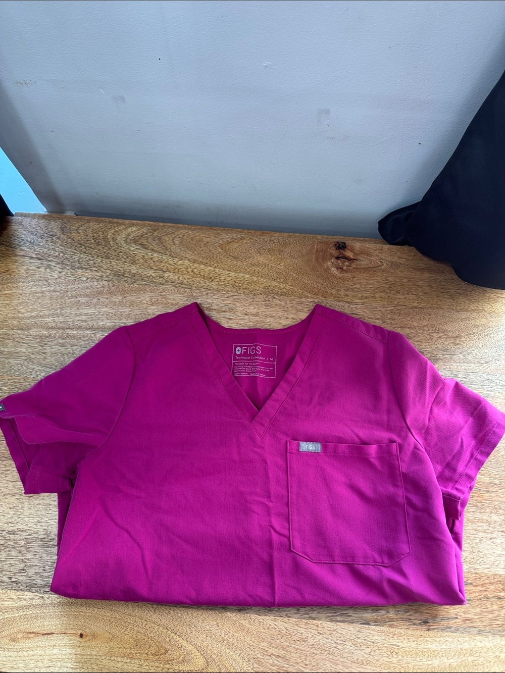 Women’s Figs Raspberry Sorbet Clara Top
